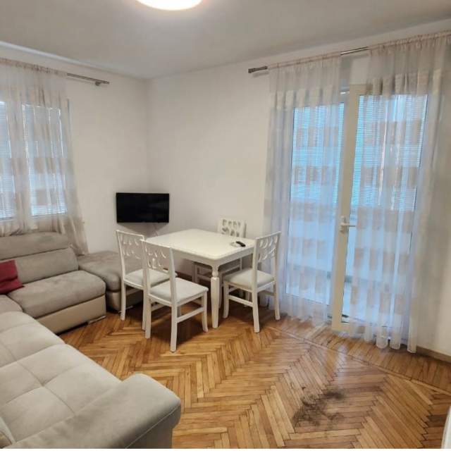 Tirane, jepet me qera apartament 2+1+A+BLK Kati 3, 100 m² 45000 Leke (rruga e barrikadave)