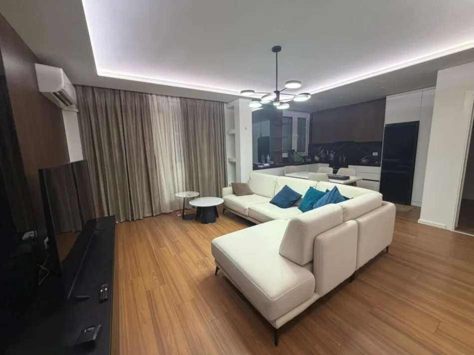 Tirane, jepet me qera apartament 2+1+Ballkon Kati 2, 90 m² 800 € (LIQENI THATE)
