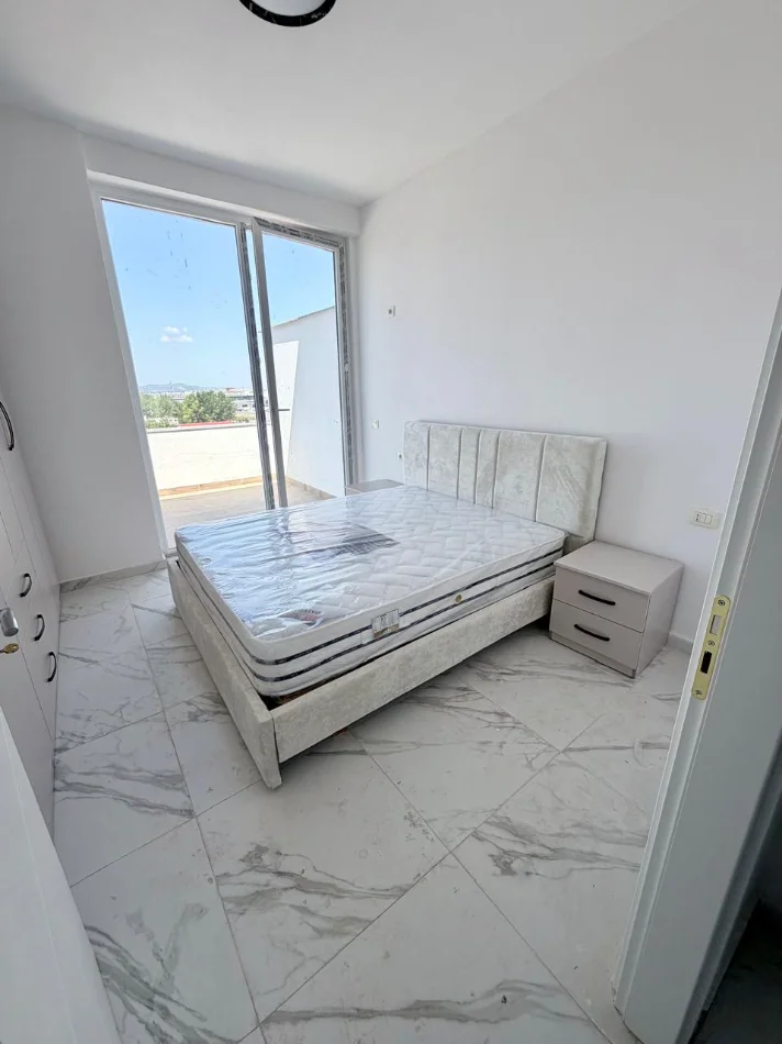 Tirane, jepet me qera apartament 1+1 Kati 5, 400 € (Astir , unaza e re)