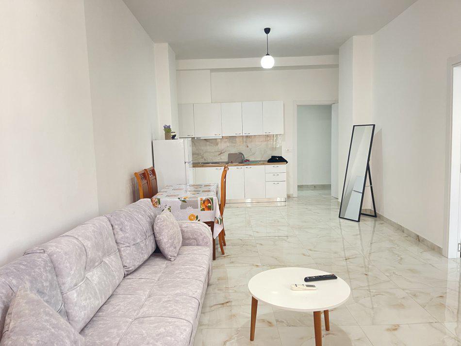 Tirane, jepet me qera apartament 2+1+Ballkon Kati 1, 80 m² 550 € (Astir)