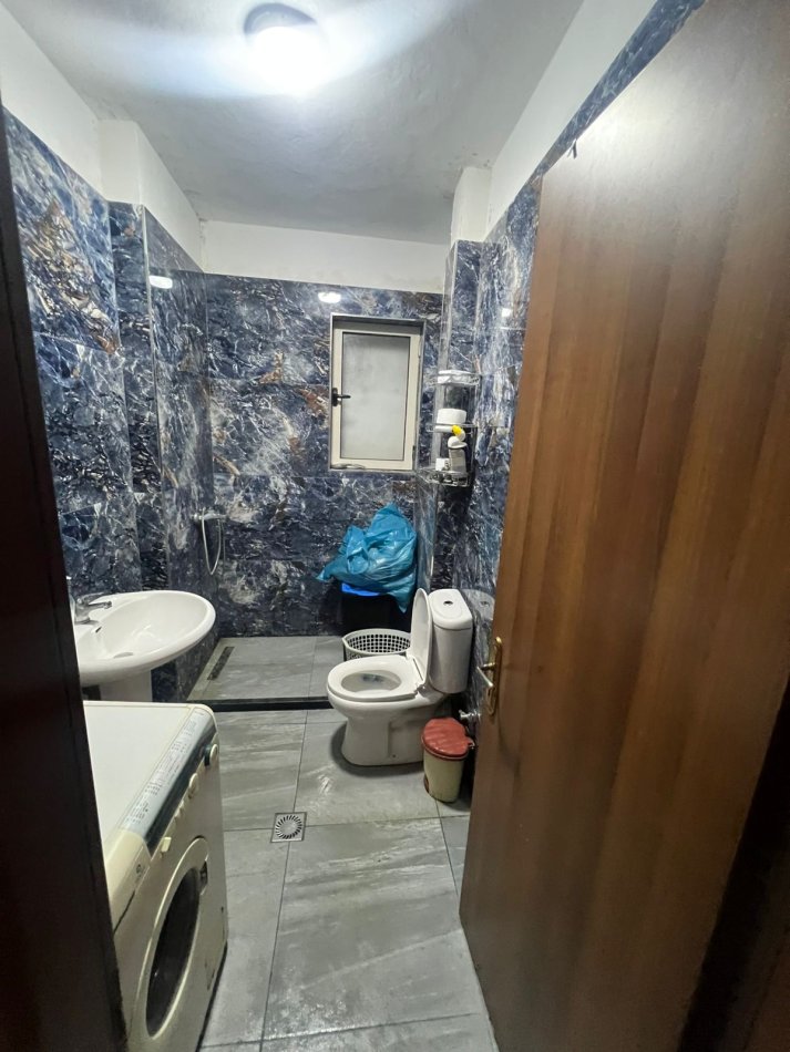 Durres, jepet me qera apartament 1+1 Kati 3, 69 m² 300 € (shkembi kavaja)