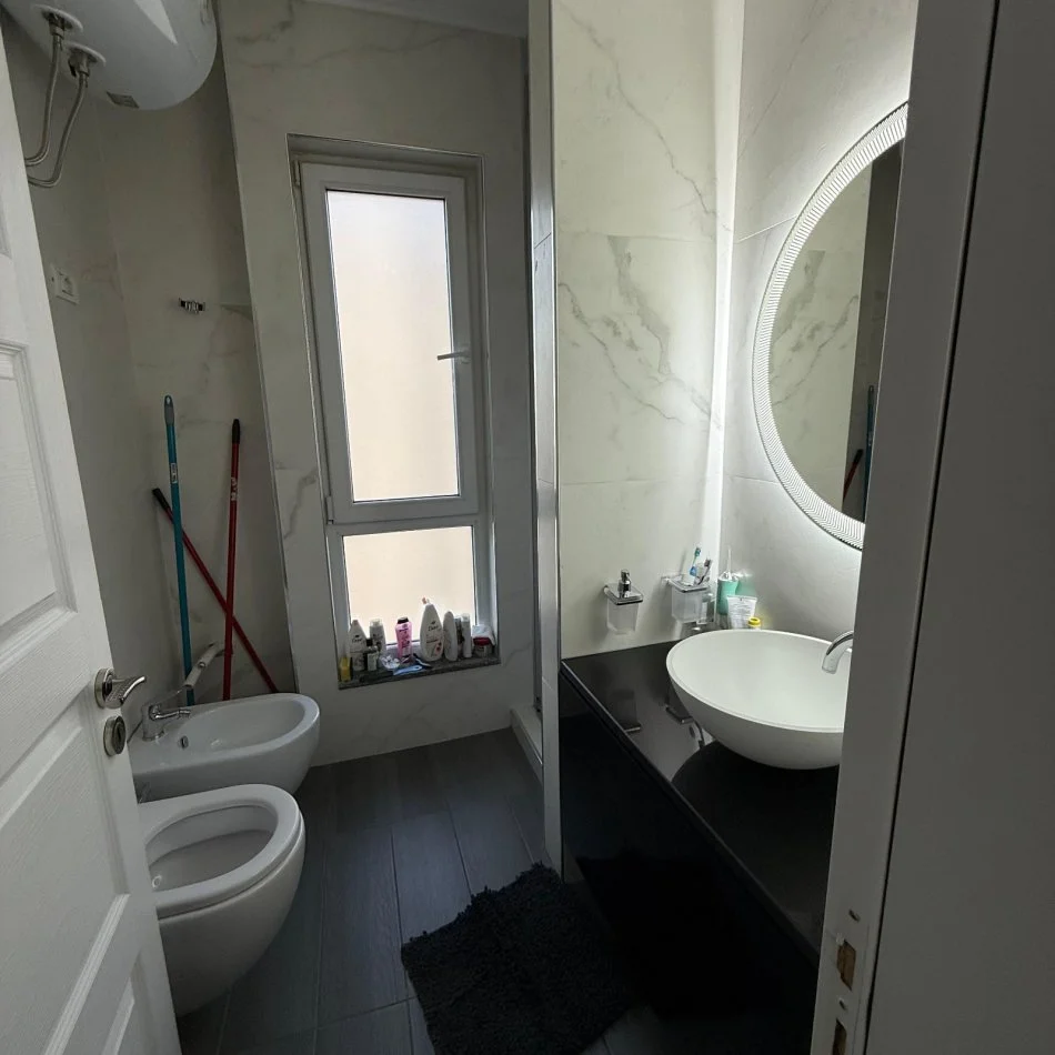 Tirane, jepet me qera apartament 1+1 Kati 6, 60 m² 550 € (Ish-Fusha e Aviacionit)