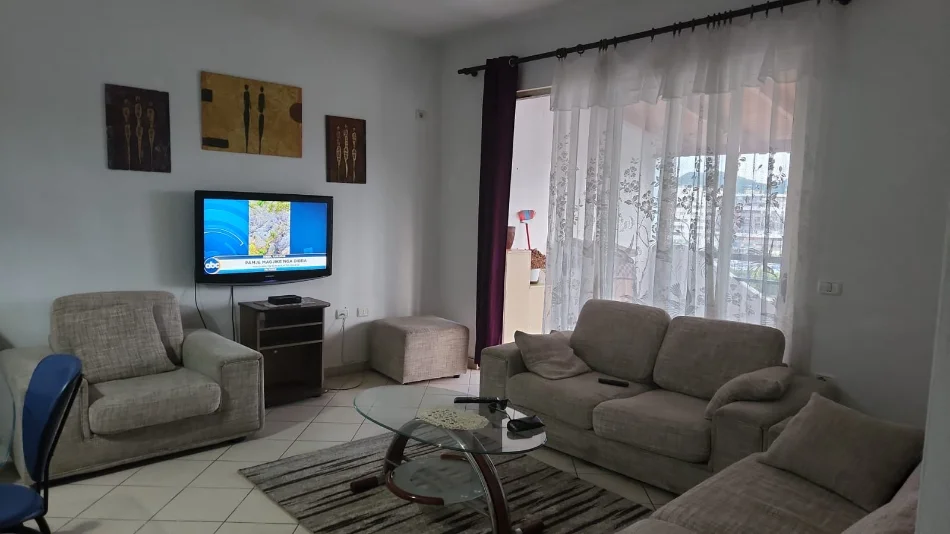 Tirane, jap me qera apartament 1+1+Ballkon Kati 8, 71 m² 300 € (Rruga Loni Ligori ( residenz Rafaelo 2002))