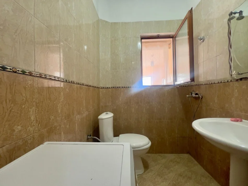 Tirane, shitet apartament 3+1 , 109 m² 125.000 € (rruga At Zef Valentini)