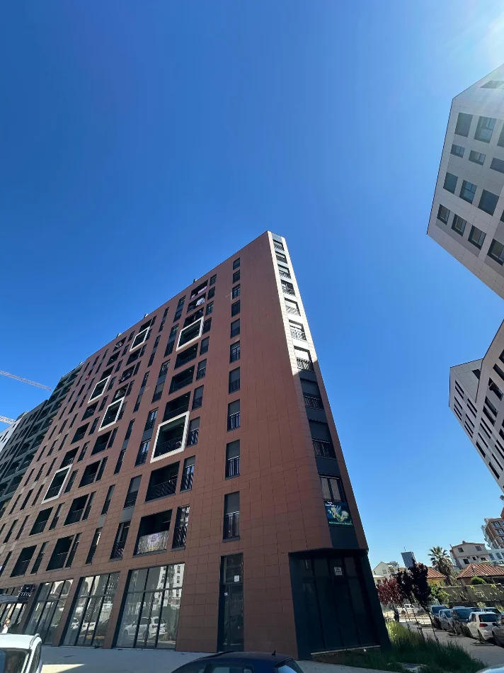 Tirane, shitet apartament 2+1+Ballkon , 106 m² (Bulevardi i Ri, Gener 2)