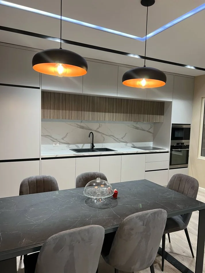 Tirane, jepet me qera apartament 2+1+Parkim Kati 3, 106 m² 800 € (Kompleksi Besa Don Bosko)