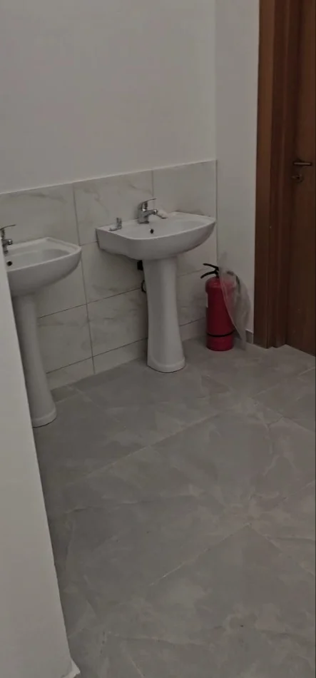 Tirane, jepet me qera , 118 m² 700 € 