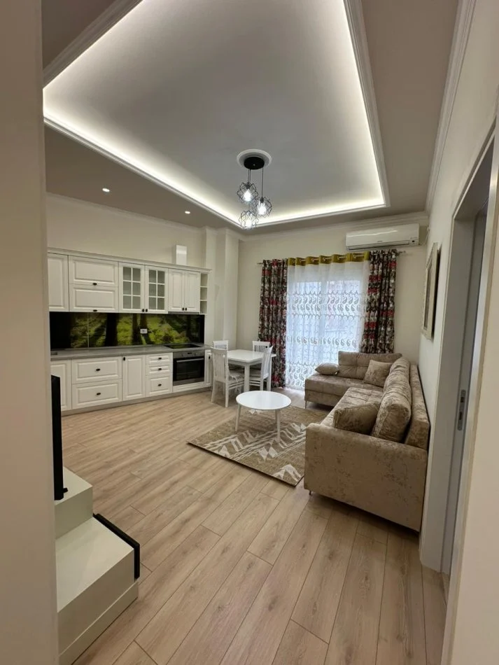 Tirane, jepet me qera apartament 2+1 Kati 4, 80 m² 600 € (Liqeni i Thate)