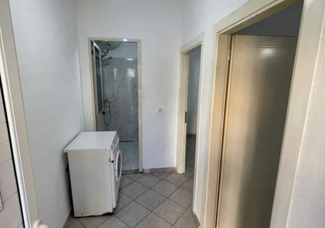 Tirane, jepet me qera 1+1 Kati 1, 50 m² 30.000 Leke