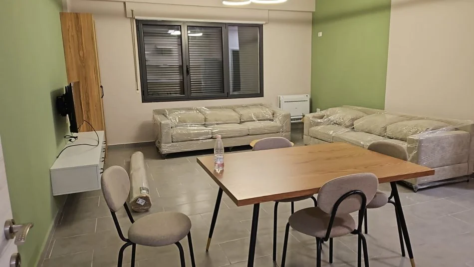 Tirane, jepet me qera apartament 2+1+Ballkon Kati 5, 108 m² 800 € (rruga Zallit)