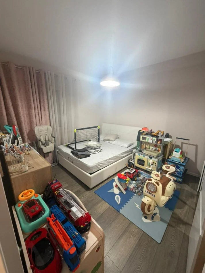 Tirane, shitet apartament 2+1+Ballkon Kati 4, 97 m² 215.000 € 