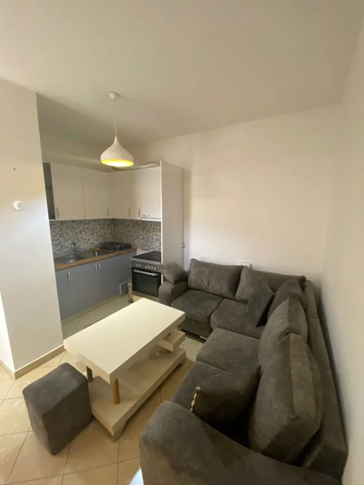 Tirane, jepet me qera apartament 1+1 Kati 4, 50 m² 400 € (Kompleksi Fratari , Astir)