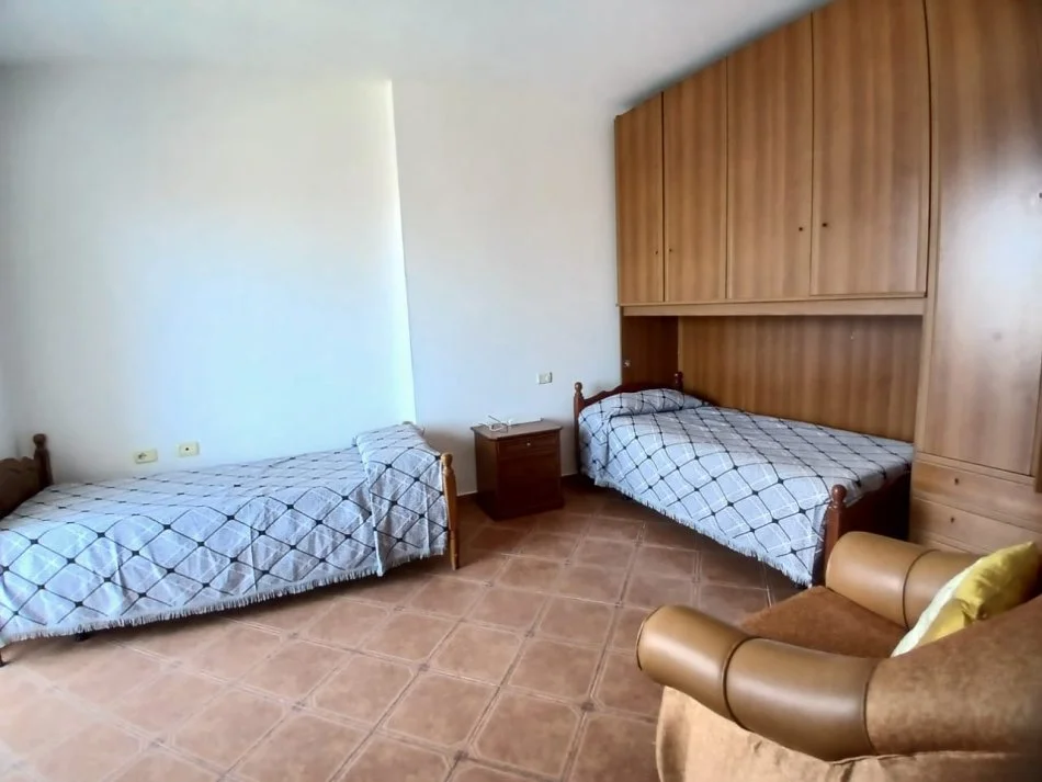 Tirane, jepet me qera apartament 2+1+Ballkon Kati 10, 90 m² 600 € (Rruga e Kavajes , prane Globe)