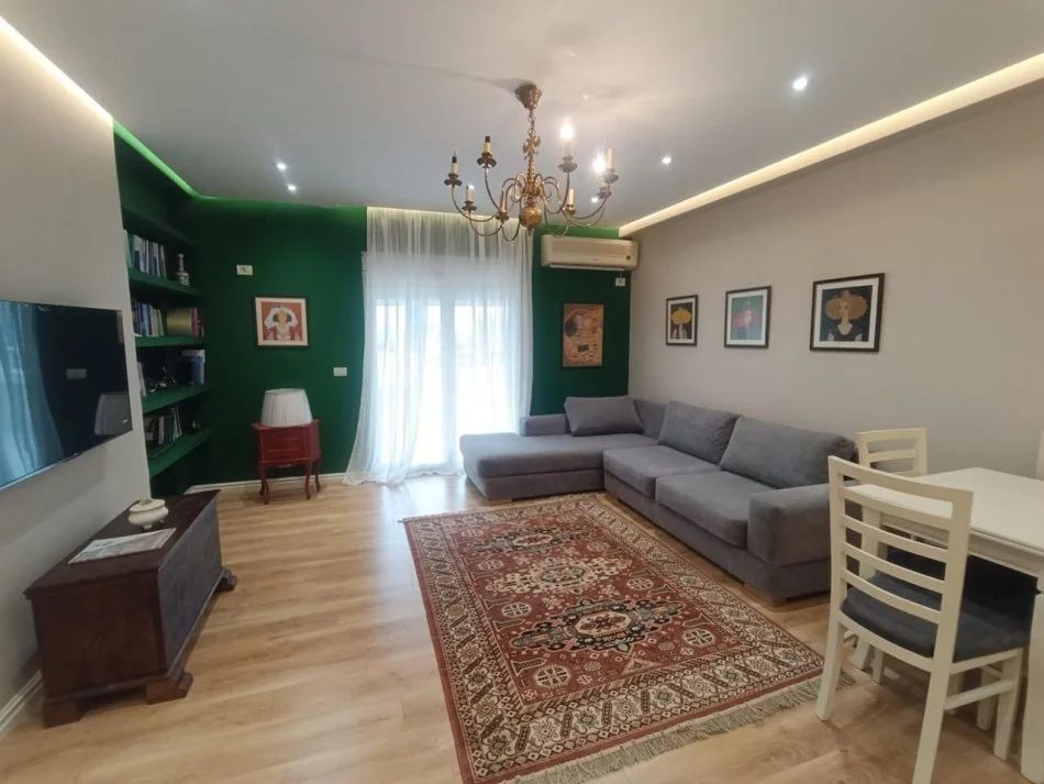 Tirane, jepet me qera apartament 1+1 Kati 9, 60 m² 800 € (Shkolla e baletit)