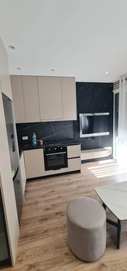 Tirane, jepet me qera apartament 1+1 Kati 4, 70 m² 550 € 