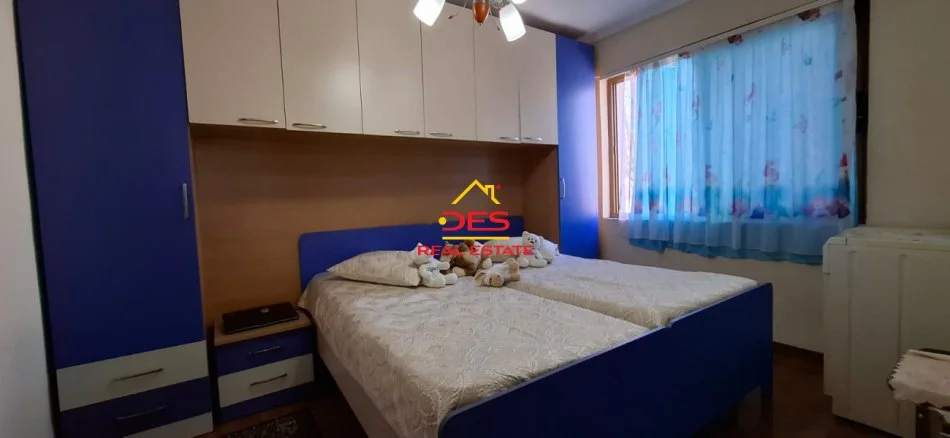 Vlore, jepet me qera apartament 3+1+Ballkon Kati 3, 100 m² 350 € (Rruga Demokracia)