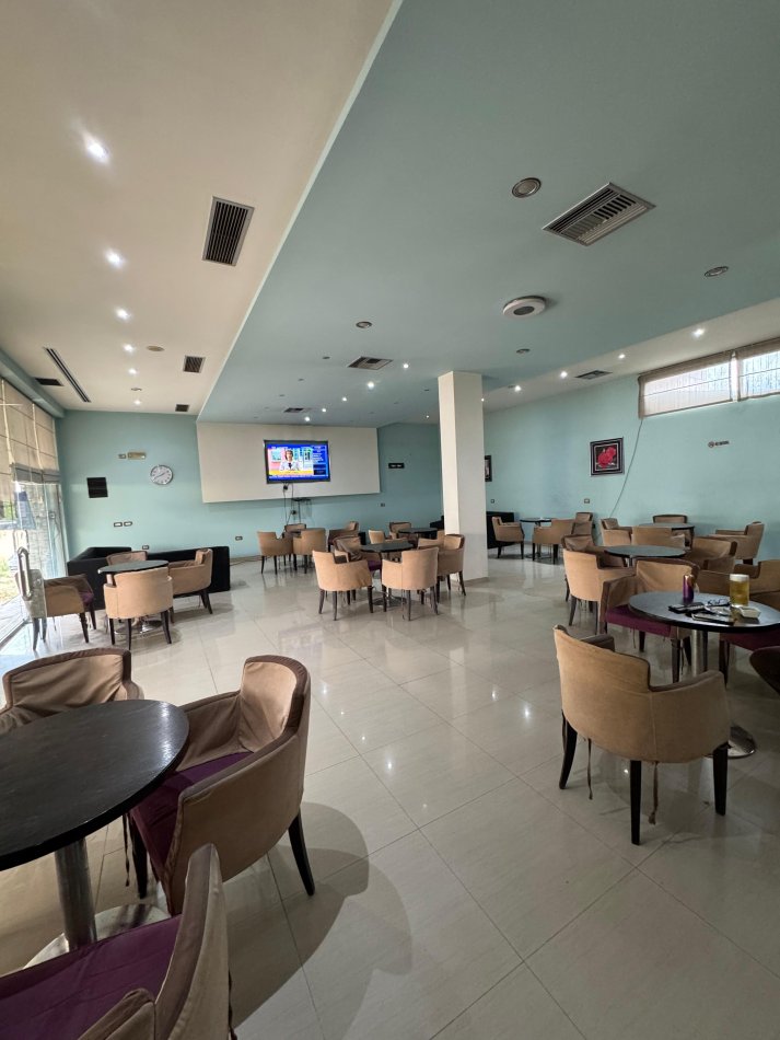Tirane, jepet me qera ambjent biznesi Kati 0, 255 m²