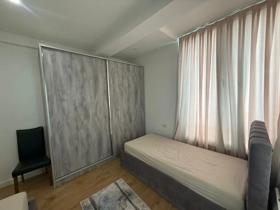 Tirane, jepet me qera apartament duplex 1+1+Ballkon Kati 1, 125 m² 1.400 € (Rezidenca Kodra e Diellit 1)