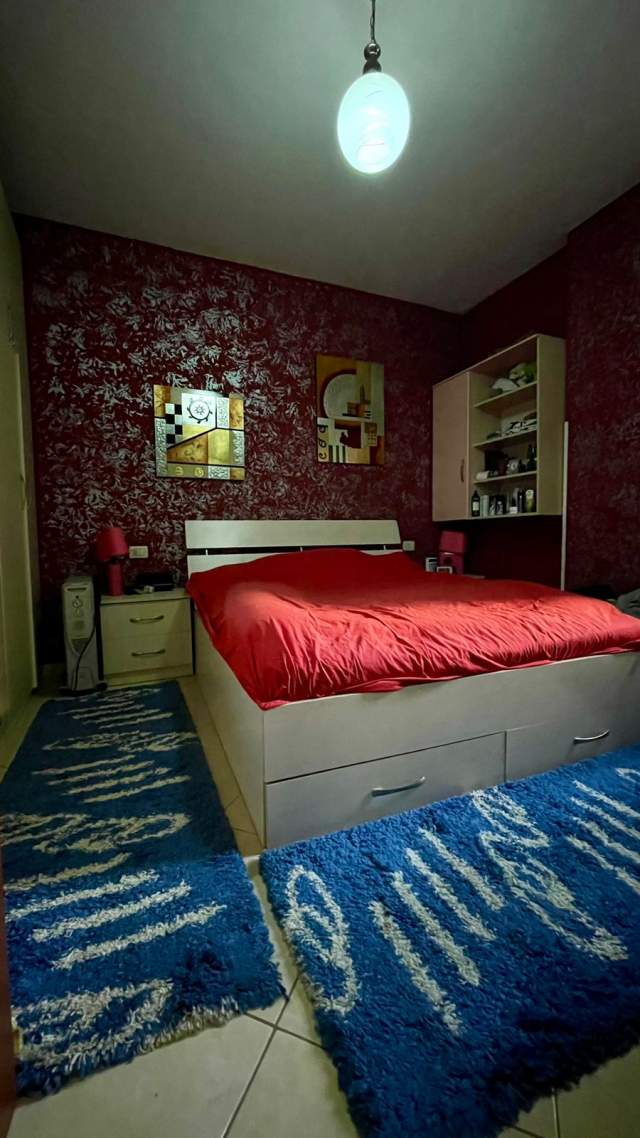 Tirane, jepet me qera apartament 1+1+BLK Kati 2, 60 m² 350 Euro (Fresku)