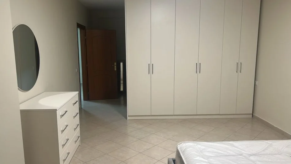 Tirane, jepet me qera apartament 2+1 Kati 5, 105 m² 550 € (Astir)