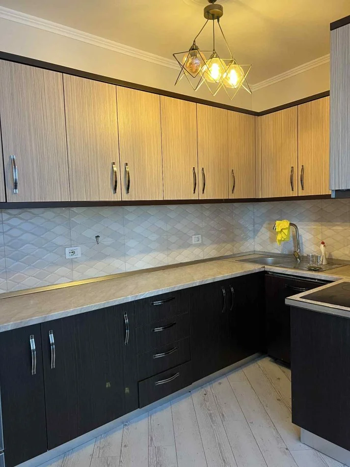 Tirane, jepet me qera apartament 2+1+Ballkon Kati 6, 90 m² 450 € (YZBERISHT PRANE GRAND GALLERY)