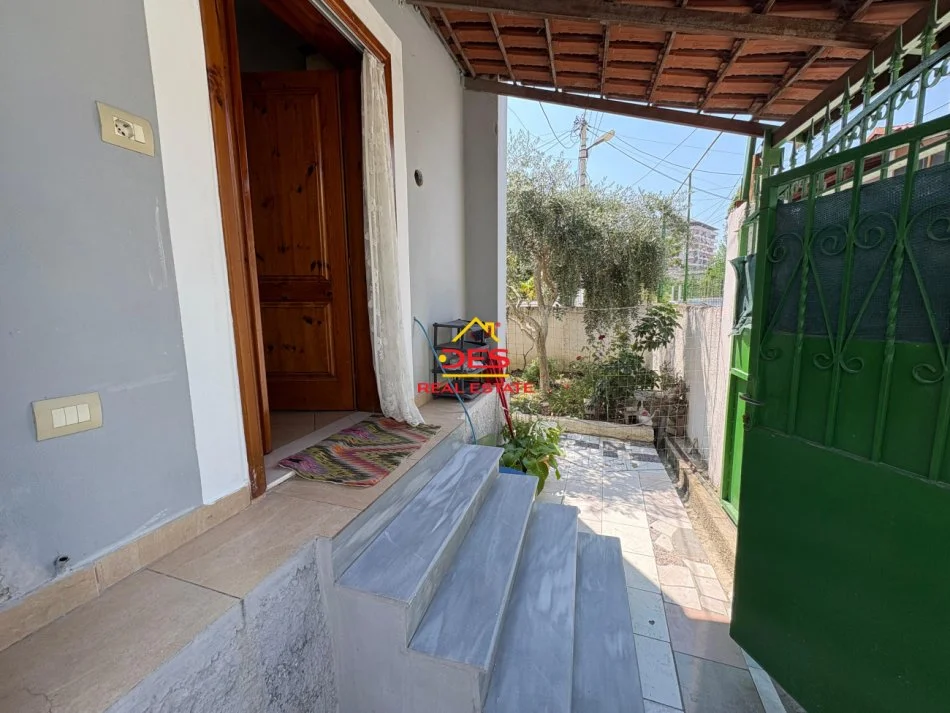 Vlore, jepet me qera shtepi 1+1+Ballkon Kati 0, 70 m² 200 € (Rruga Hysen Begasi)