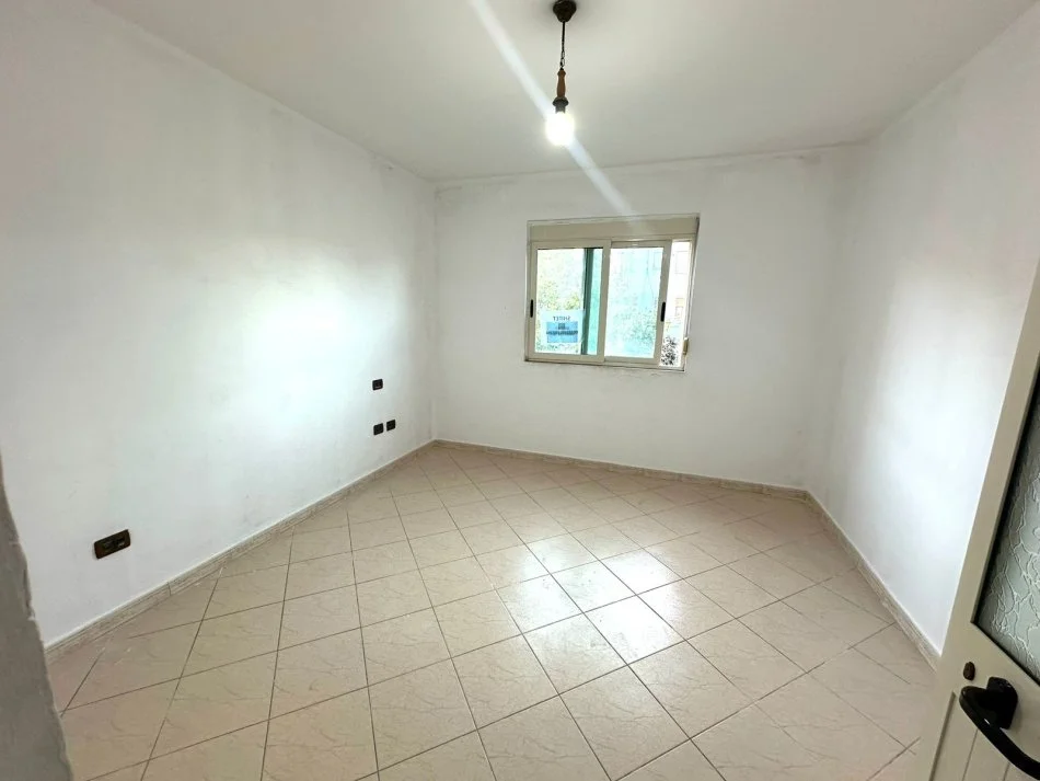 Durres, shitet apartament 1+1 Kati 6, 65.000 €