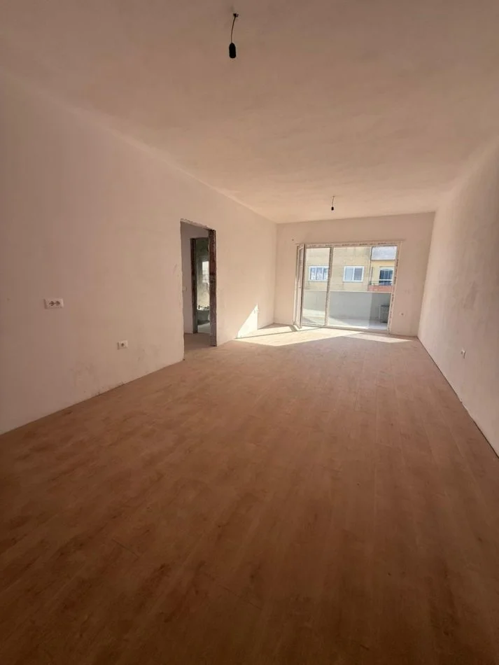 Tirane, shitet apartament 2+1 , 111 m² 100.000 € (Kamez)