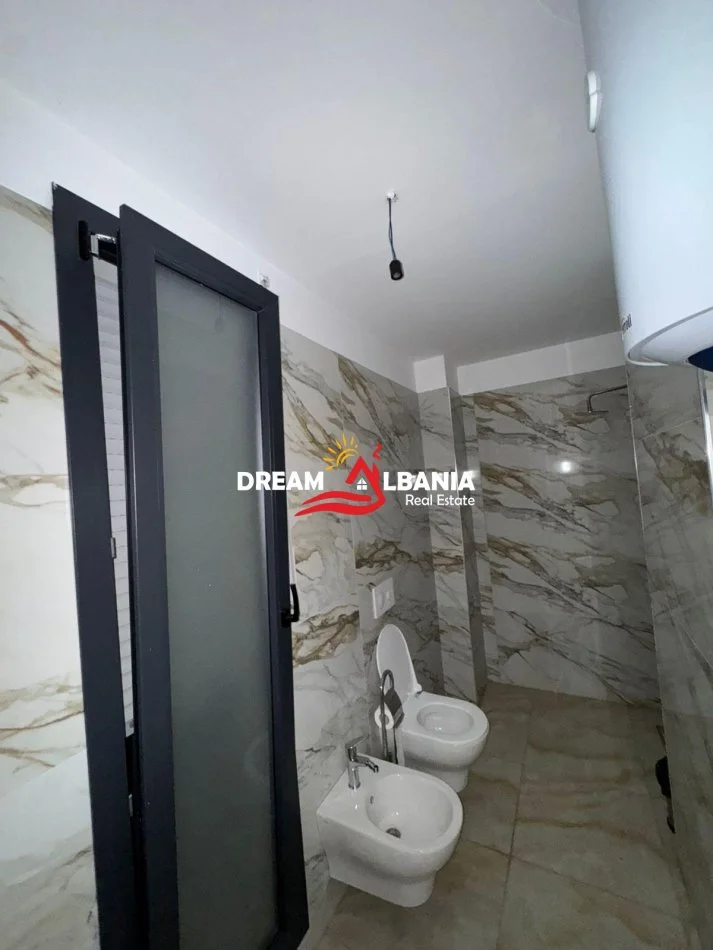 Tirane, jepet me qera apartament 2+1 , 95 m² 650 € (Kompleksi Zirkon)