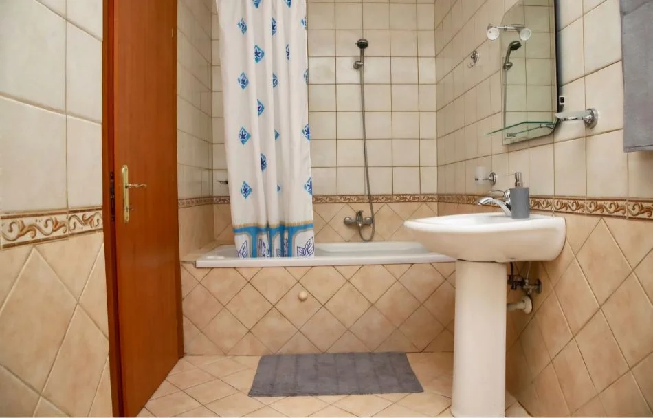 Tirane, jepet me qera apartament 2+1+Ballkon Kati 9, 125 m² 800 € (Qender)