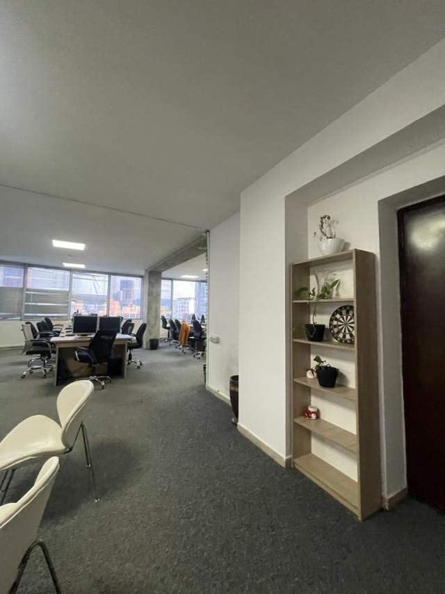 Tirane, jepet me qera apartament 5+1+A+BLK Kati 9, 370 m² 3.700 Euro (zogu zi)