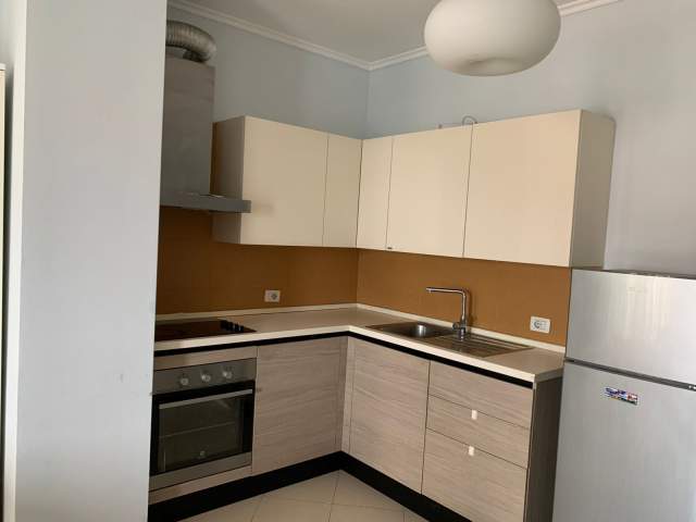 Tirane, jepet me qera apartament 1+1+BLK Kati 8, 73 m² 350 Euro (Rruga  Ndre Mjeda)
