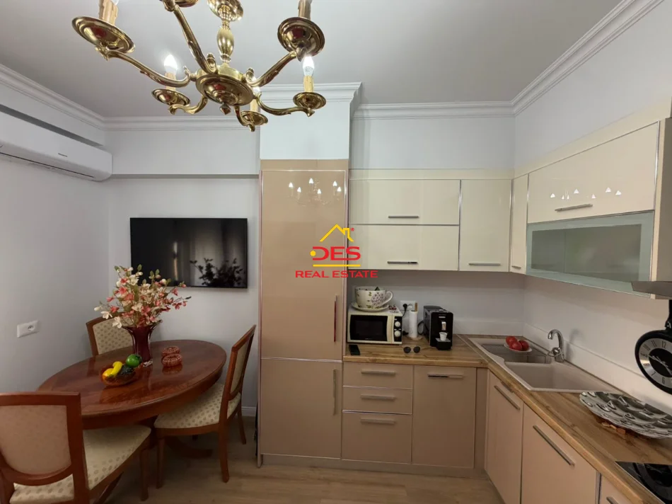 Vlore, shitet apartament 1+1+Ballkon Kati 2, 48 m² 100.000 € (Rruga Pelivan Leskaj)