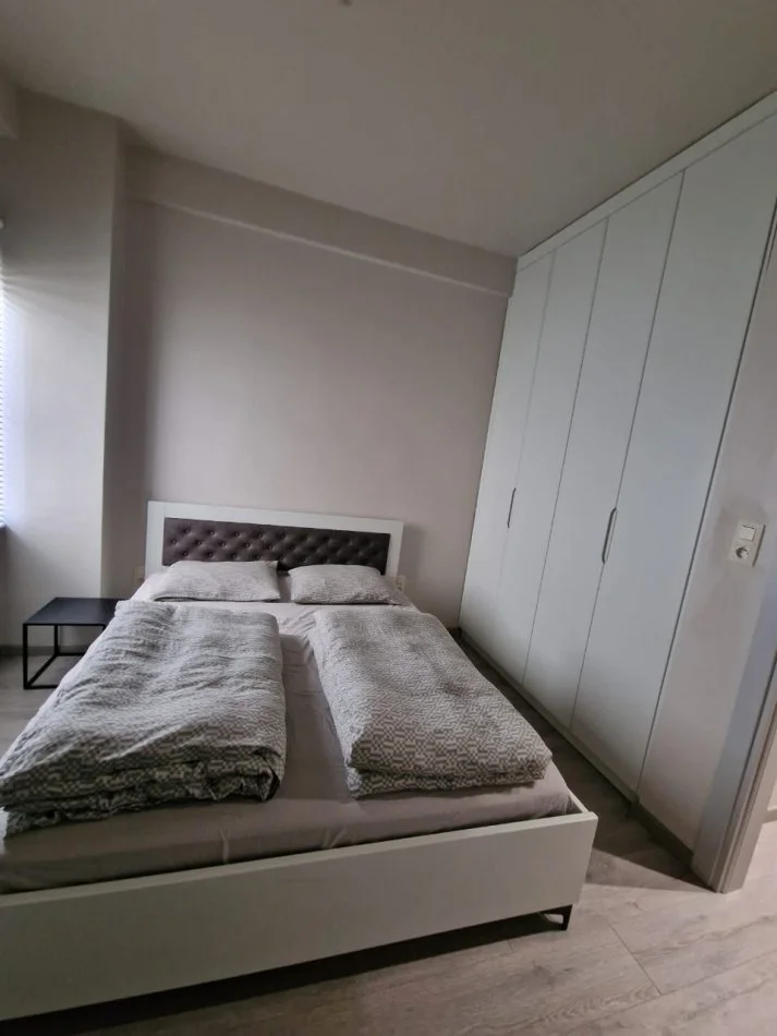 Tirane, jepet me qera apartament 1+1 Kati 3, 70 m² 700 € 