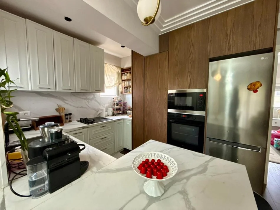 Tirane, shes apartament 2+1+Aneks+Ballkon Kati 4, 109 m² 240.000 € 