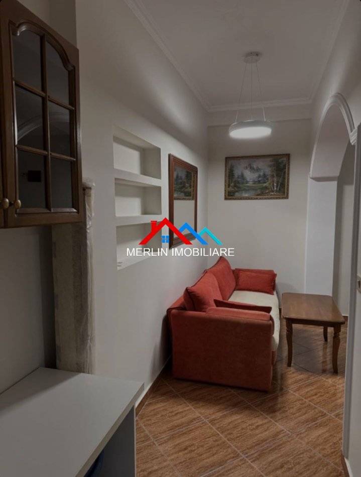 Tirane, jepet me qera apartament 1+1+Ballkon Kati 1, 60 m² 400 € (RRUGA DERVISH LUZHA,5 MAJI)
