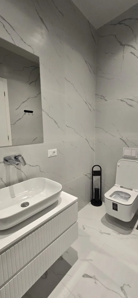 Tirane, jepet me qera apartament 2+1 Kati 4, 125 m² 1.200 € (Delijorgji)