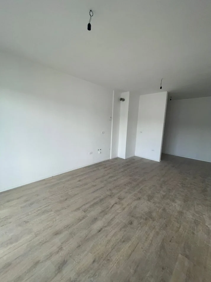 Tirane, shitet apartament 2+1+Ballkon Kati 2, 84 m² 93.000 € (Univers City I Perfunduar Okazion)
