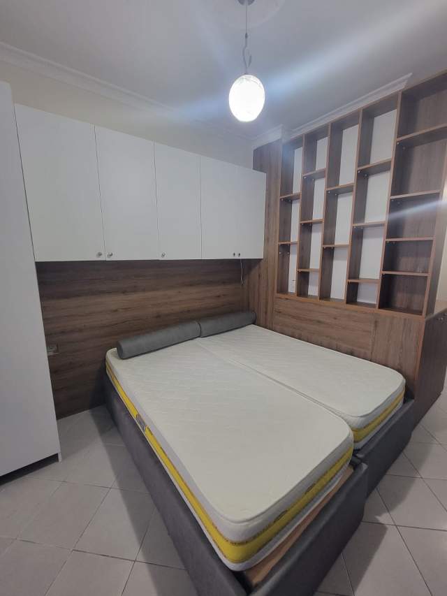 Tirane, jepet me qera apartament Kati 5, 40 m² 32.000 Leke (Teodor keko)