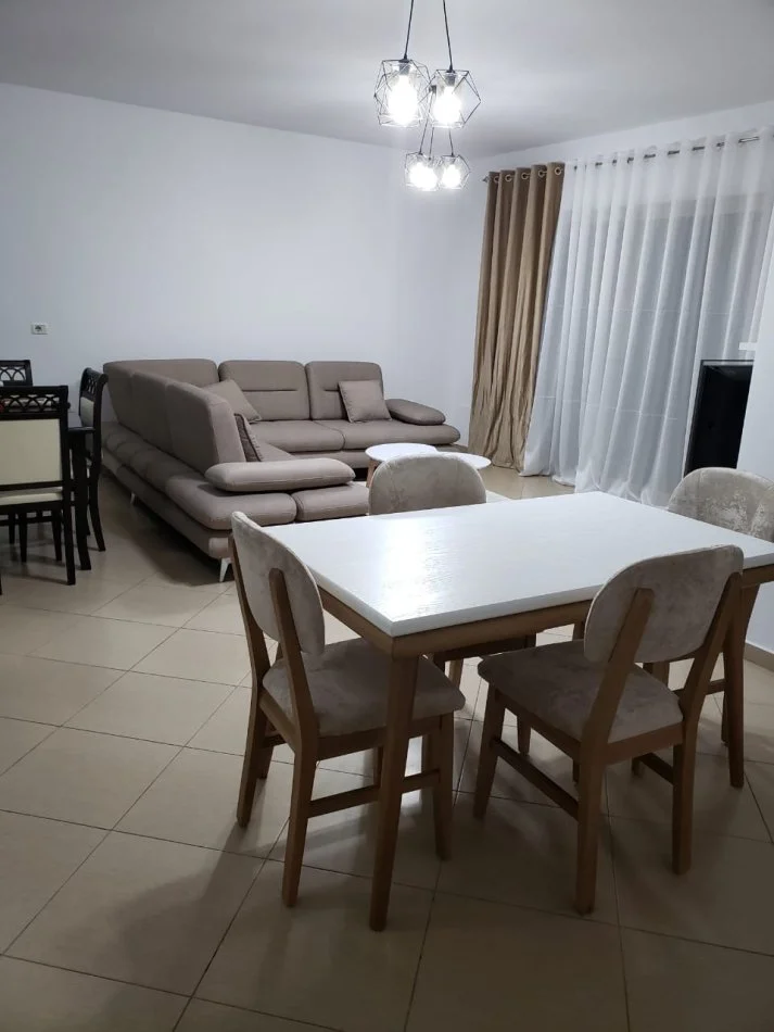 Tirane, jepet me qera apartament 2+1+Ballkon Kati 5, 116 m² 700 € (Rruga panorama)
