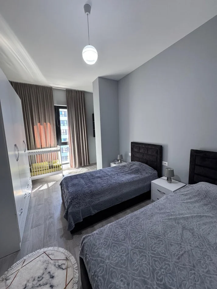 Tirane, jepet me qera apartament 3+1+Ballkon Kati 5, 135 m² 1.200 € (Square 21 Apartament 3+1+2+2+Post Parkimi Per Qera Mobilim Luksoz)