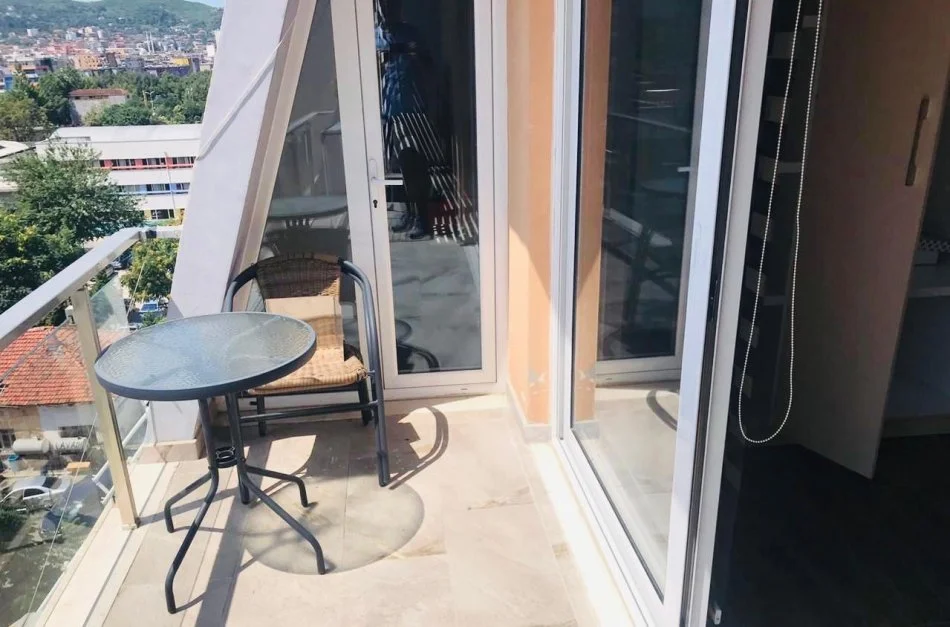 Tirane, jepet me qera apartament 2+1 Kati 6, 107 m² 700 € (Bulevardi Gjergj fishta)