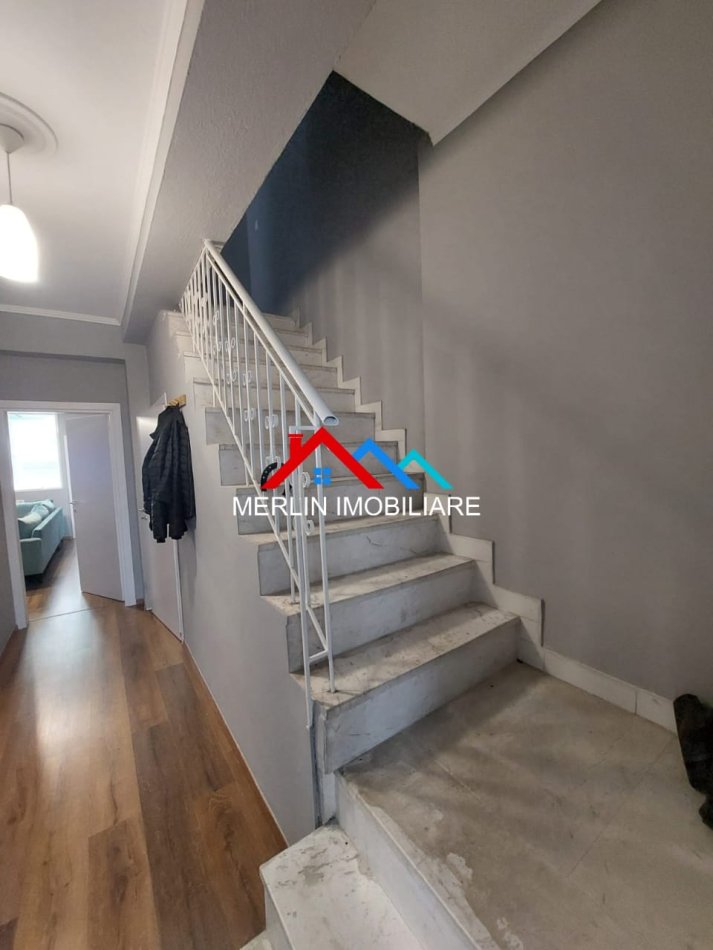 Tirane, jepet me qera Vile Kati 3, 210 m² 1.200 € (SHKOLLA E BALETIT)