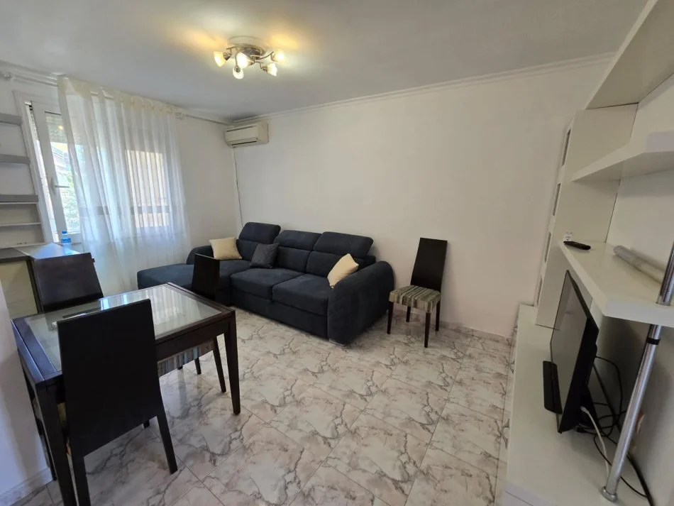 Tirane, shitet apartament 1+1 Kati 3, 50 m² 88.000 € (xhamlliku)