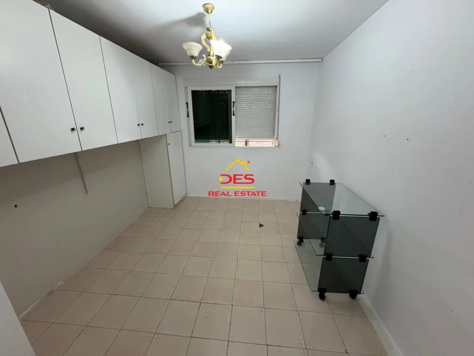 Vlore, shitet apartament 2+1+Ballkon Kati 0, 77 m² 78.000 € (Rruga Fiqirete musta)