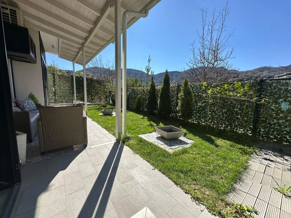 Tirane, jepet me qera apartament 2+1 Kati 1, 120 m² 1.200 € (JEPET APARTAMENT 2+1 ME QIRA LIQENI I THATE)