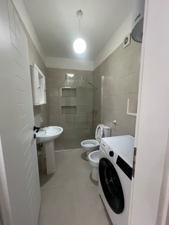 Durres, jepet me qera apartament 2+1 Kati 2, 70 m² 520 € (Zjarrfiksja, Durres)