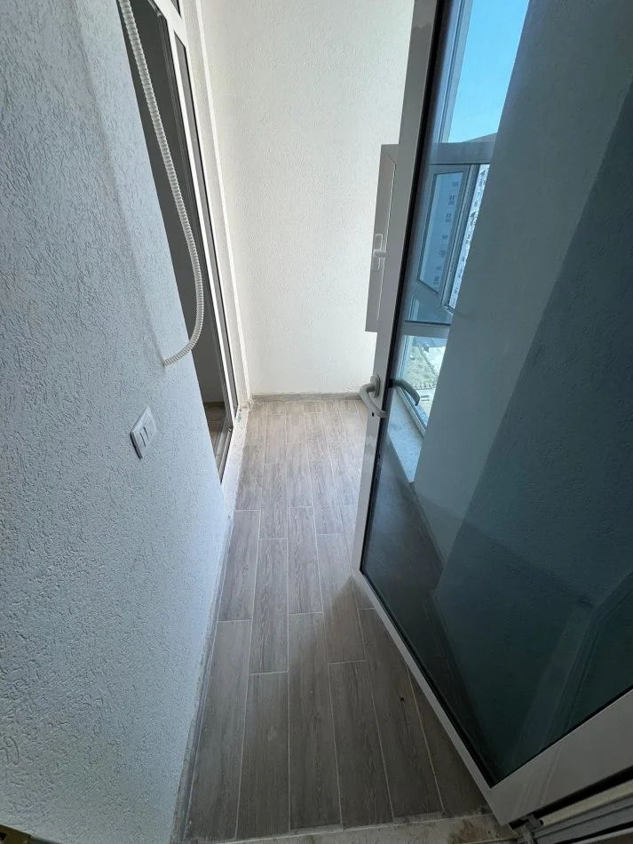 Tirane, jepet me qera apartament 2+1+Ballkon Kati 7, 83 m² 600 € (Rruga ndre mjeda)