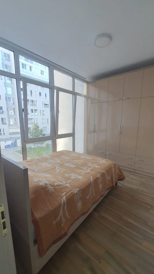 Tirane, jepet me qera apartament 1+1+Ballkon Kati 2, 50 m² 570 € (KOMUNA E PARISIT KIKA 2)