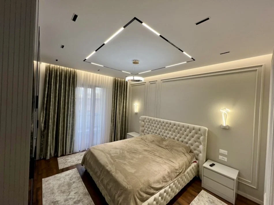 Tirane, jepet me qera apartament 2+1+Aneks+Ballkon Kati 3, 115 m² 950 € (Farmacia 10 te Kompleksi Arlis)